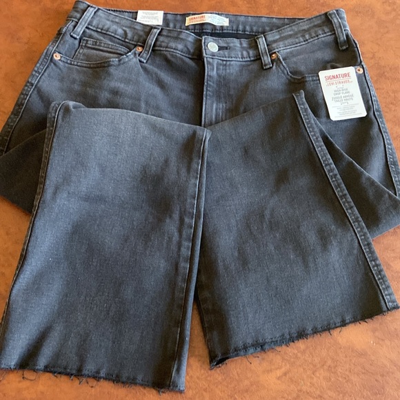 Levi Heritage High rise Crop Flare size 12 NWT faded black - Picture 9 of 10